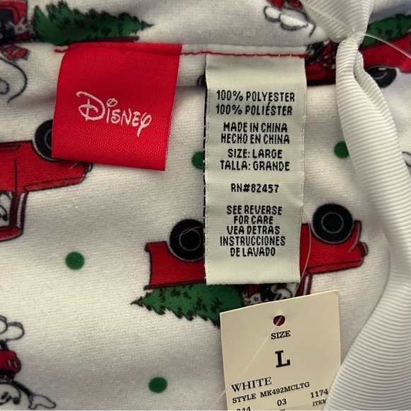 NEW DISNEY Christmas Pajamas Unisex Size Large Red Trucks Christmas Tree Button - Picture 5 of 6